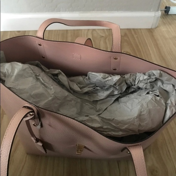 Michael Kors Tote - Picture 1 of 3